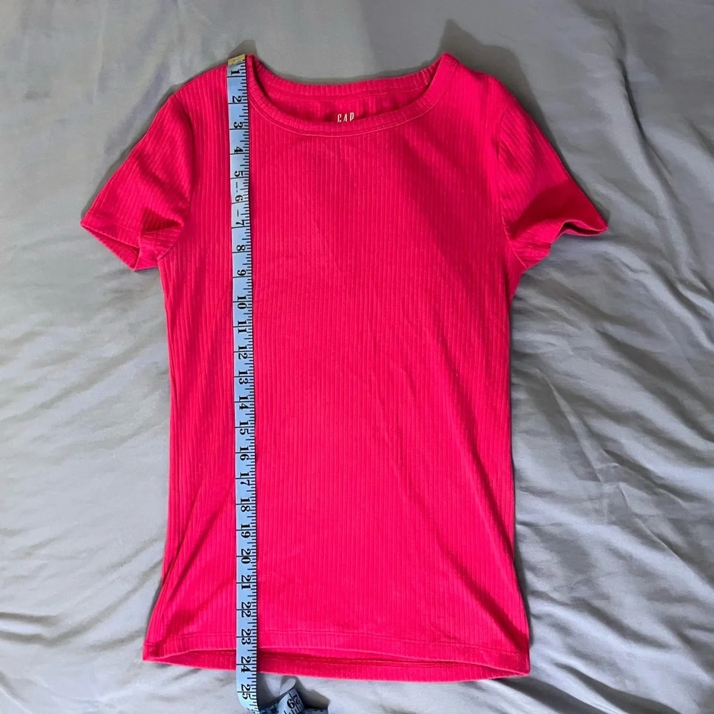 GAP Fuchsia Ribbed Top - XS - Picture 2 of 4